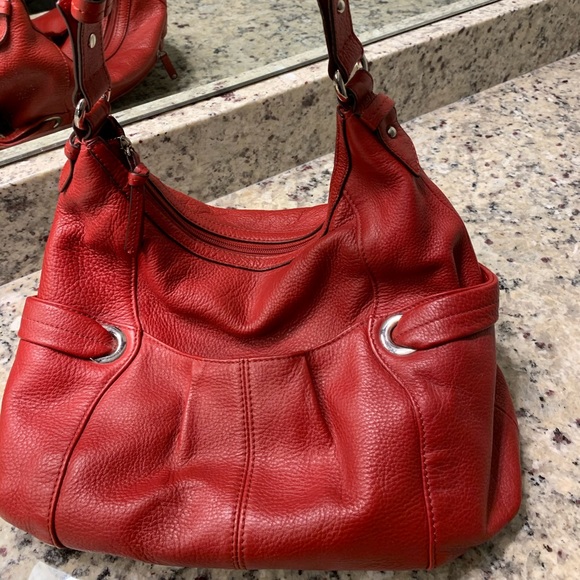 Tignanello Handbags - Tignanello Italian leather purse